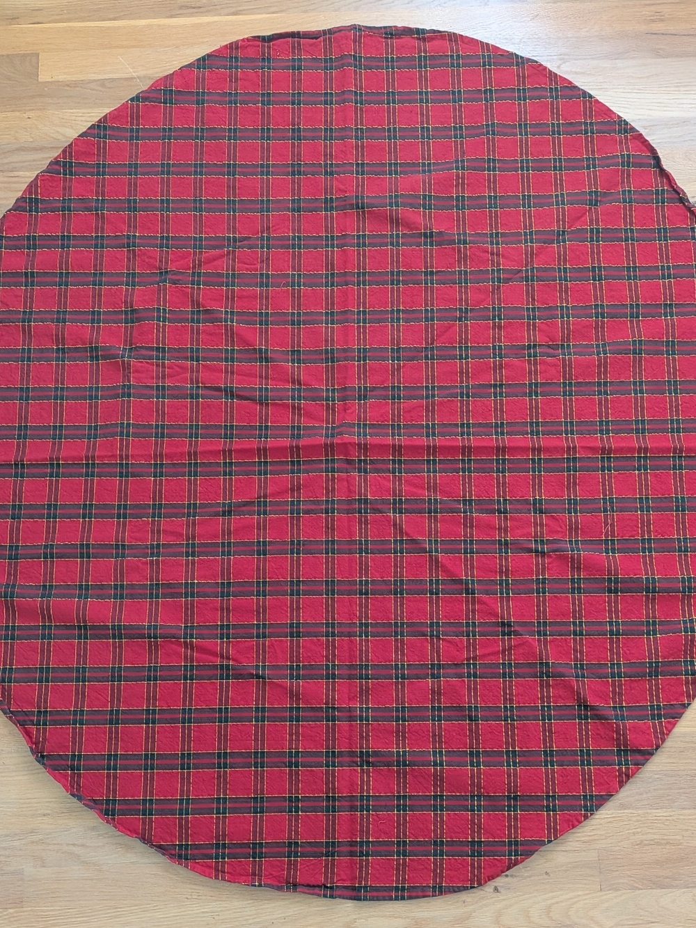Red Plaid Round Holiday Tablecloth - Home Dining